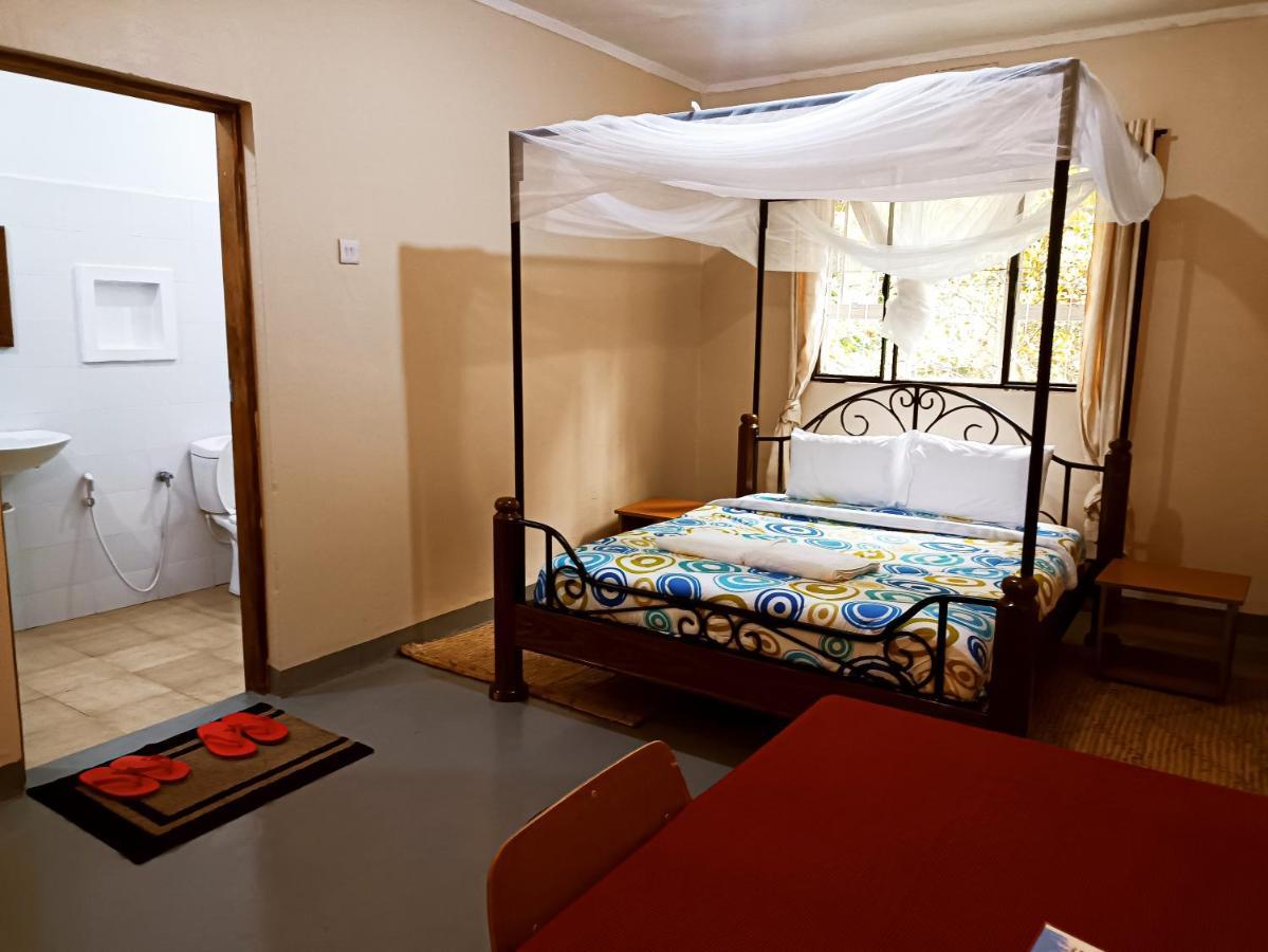 Shamba Hostel Usa River 외부 사진