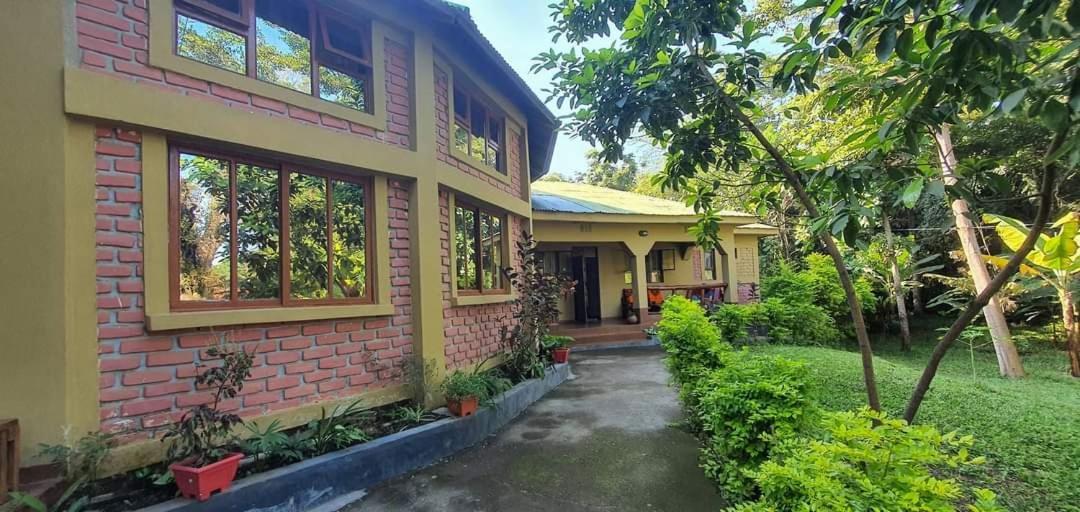 Shamba Hostel Usa River 외부 사진