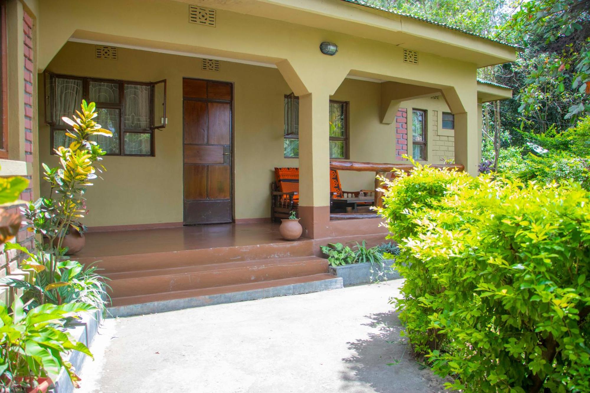 Shamba Hostel Usa River 외부 사진