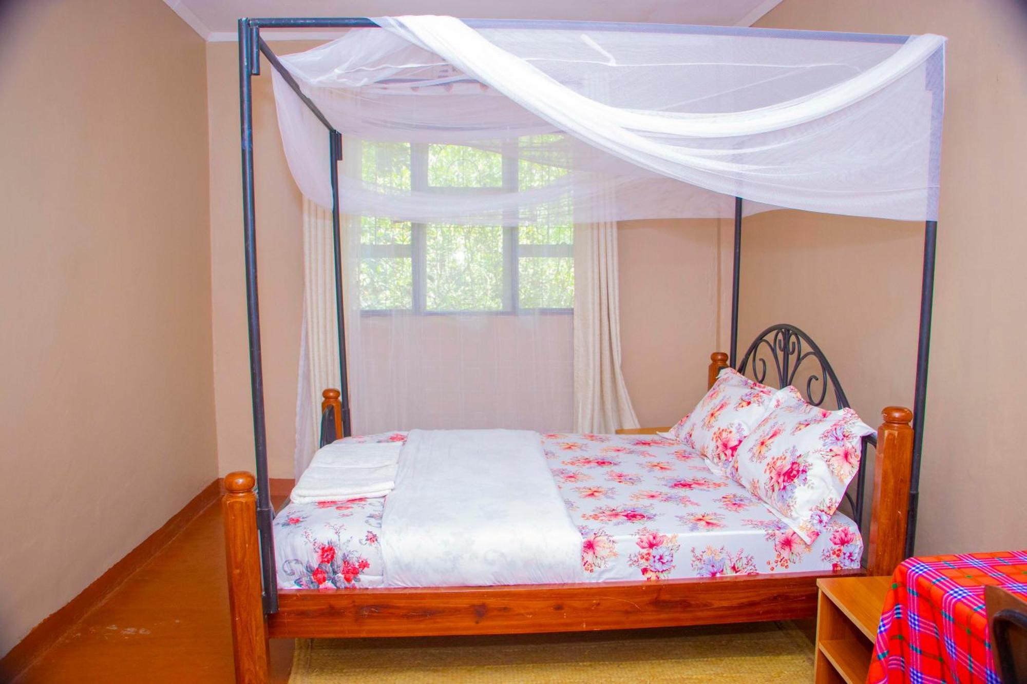 Shamba Hostel Usa River 외부 사진
